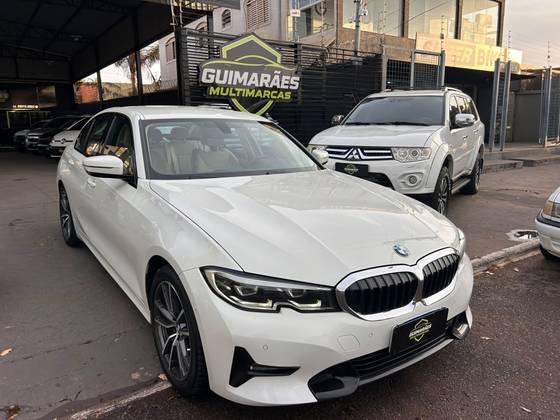BMW 320i 2.0 16V TURBO GASOLINA SPORT AUTOMÁTICO BMW 320i 2.0 16V TURBO GASOLINA SPORT AUTOMÁTICO